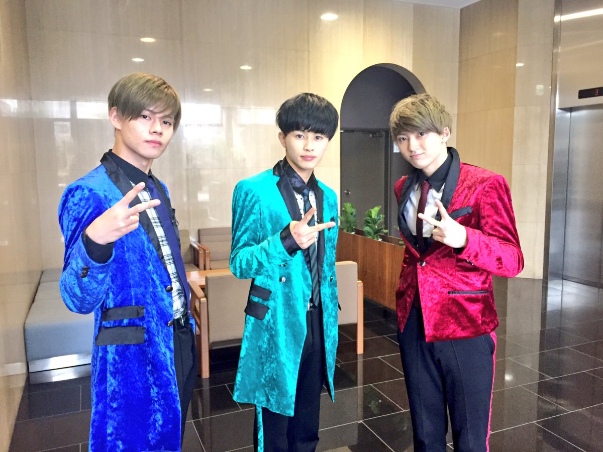 グレイ系新作からsaleアイテム等お得な商品満載 超特急 カイ タクヤ ユーキ ユースケ アイドル タレントグッズグレイ系 417 777 Www Positivechangeforever Co Uk