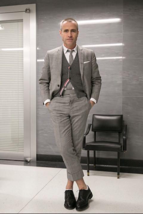 THOM BROWNE チャコールグレー セットアップ 00 米ロ外相会談 THOMBROWNEトムブラウン SIZE00セットアップ スリーピース セットアップ