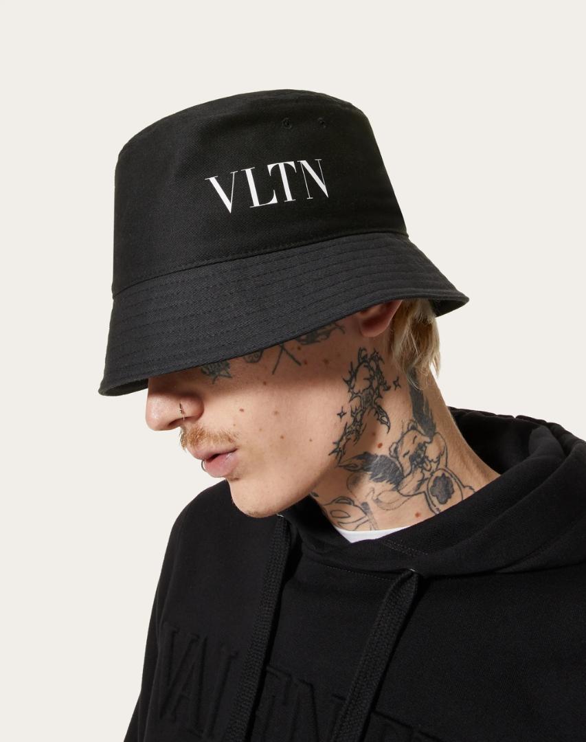 VALENTINOヴァレンティノ バケットハット VLNT